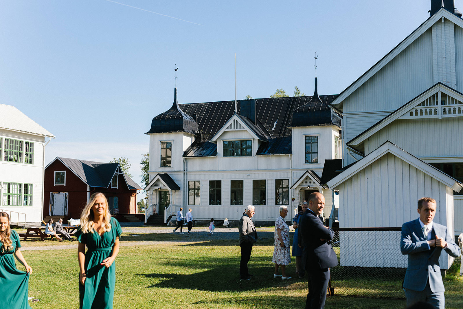 Ben-and-Elsa-12 Sweden lake side wedding // Ben and Elsa